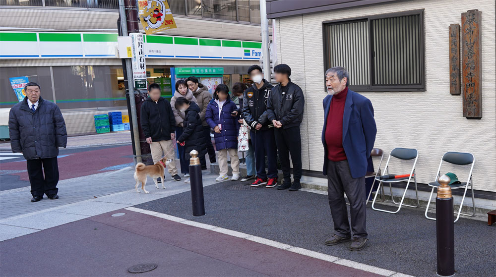国旗掲揚式にて町会長挨拶の画像