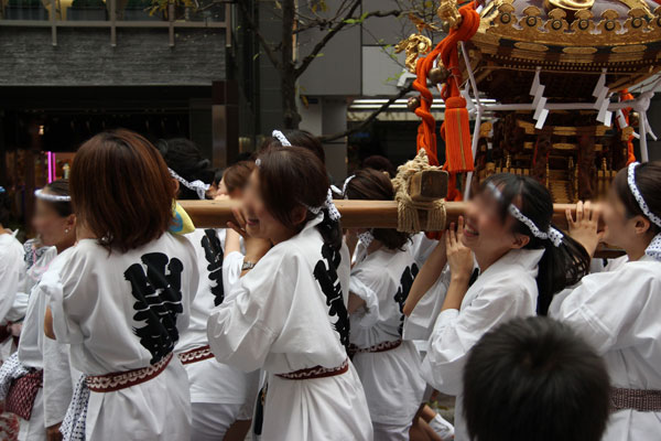 2016年祭礼 御神輿練りの画像