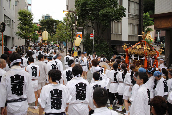 2016年祭礼 御神輿練りの画像