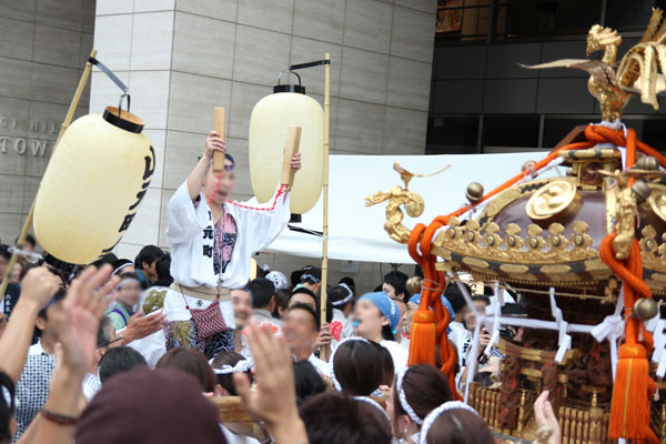 2016年祭礼 御神輿練りの画像