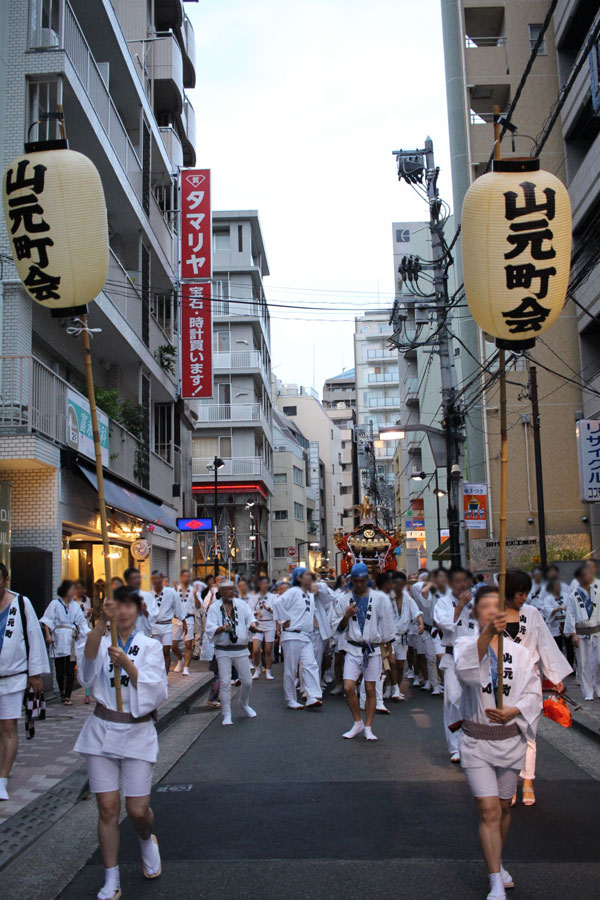 2016年祭礼 御神輿練りの画像