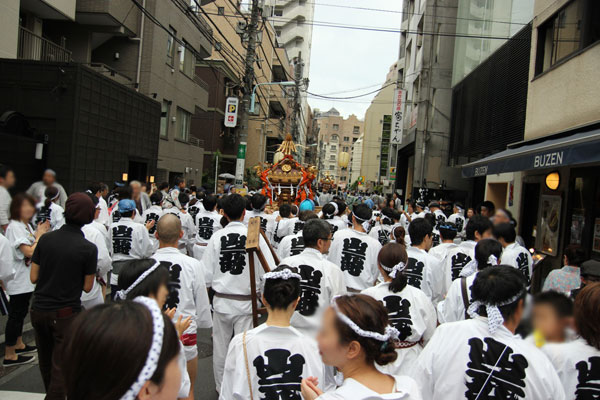 2016年祭礼 御神輿練りの画像