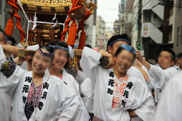 2016年祭礼 御神輿練りの画像