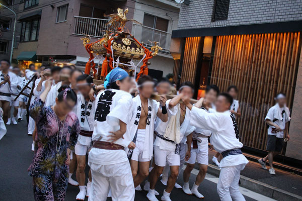 2016年祭礼 御神輿練りの画像
