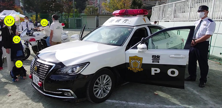 パトカーと白バイの展示 乗車体験の画像